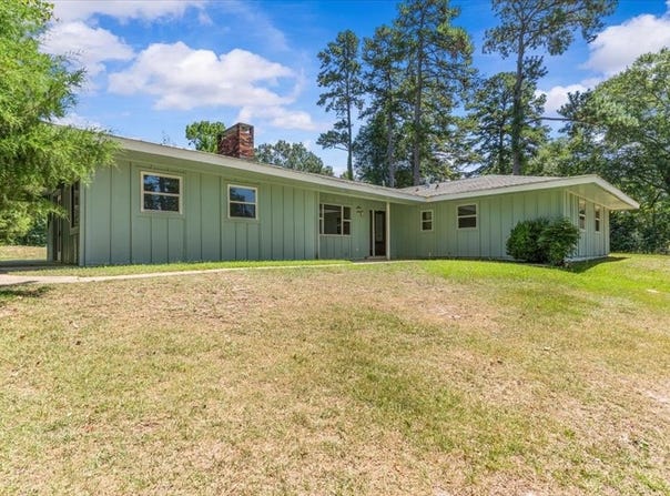 672 Roy Parker Road, Ozark, AL 36360