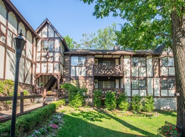 1906 Faulkner Ct, Mahwah Twp., NJ 07430-3493
