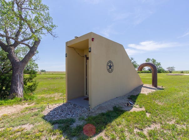 1441 N 260th Rd, Lincoln, KS 67455
