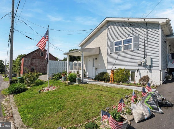 500 MAIN STREET, PENNSBURG, PA 18073