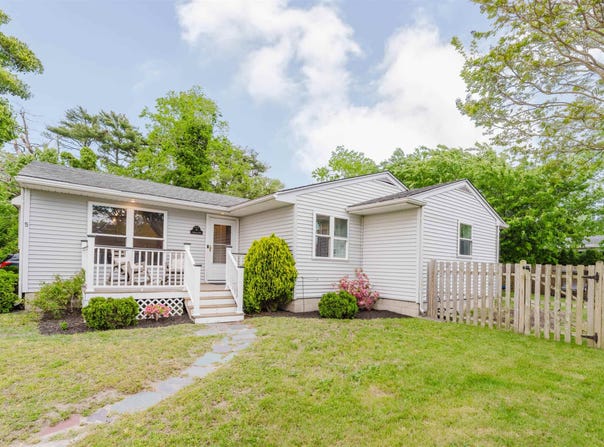 5 Douglass Road, Cape May Court House, NJ 08210