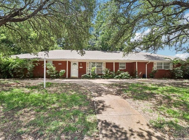 341 SW Dian Street, Burleson, TX 76028