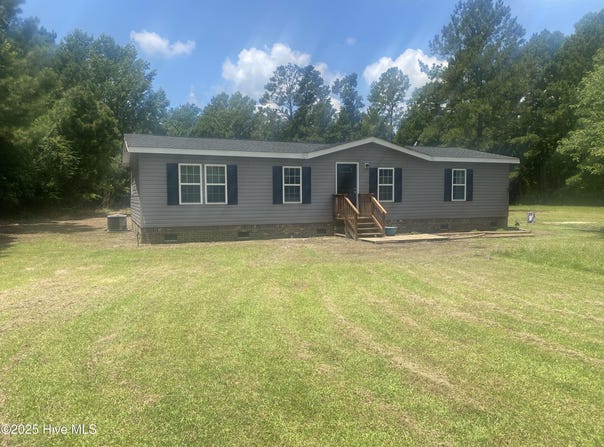 7641 Joe Brown Highway N, Bladenboro, NC 28320