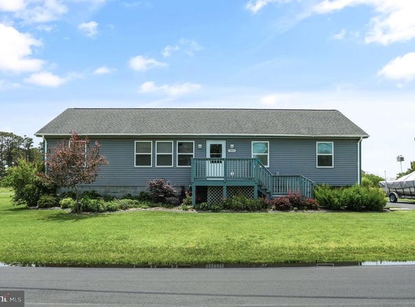 7466 BEEBE RD, CHINCOTEAGUE ISLAND, VA 23336