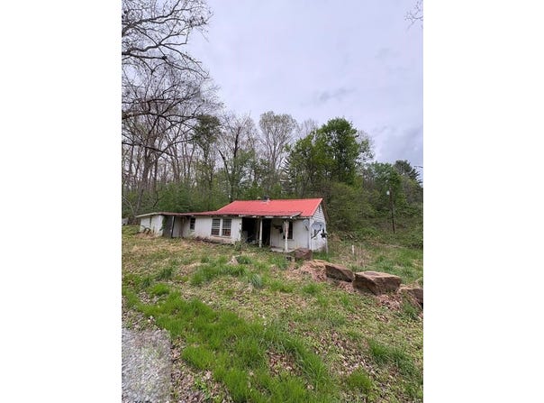 128 Triple C Rd, PRINCETON, WV 24739