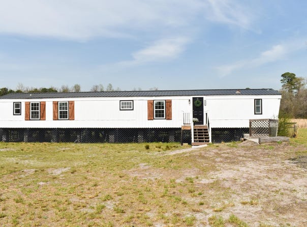 9968 Hardwick Rd., Nichols, SC 29581