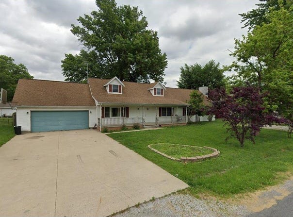 620 W PINE Street, Carlinville, IL 62626
