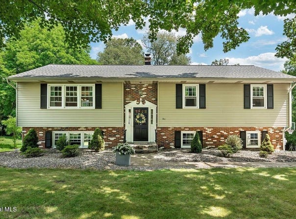 5 Circle Drive, Schodack, NY 12033