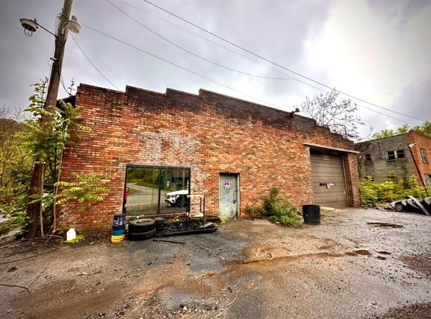 1473 KY Highway 610, Virgie, KY 41572