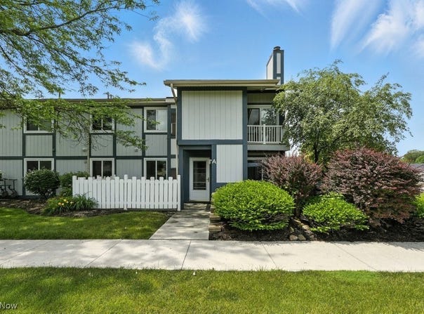 9040 Portage Pointe Drive, Streetsboro, OH 44241