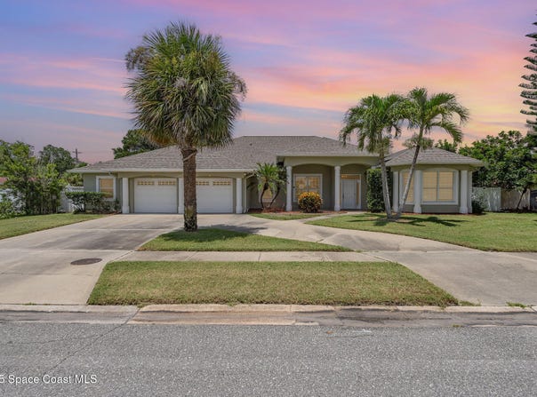 298 E Central Boulevard, Cape Canaveral, FL 32920