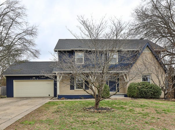 1315 S Oak Run Place, Springfield, MO 65809