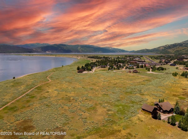 LAKE CABIN Drive, Alpine, WY 83128