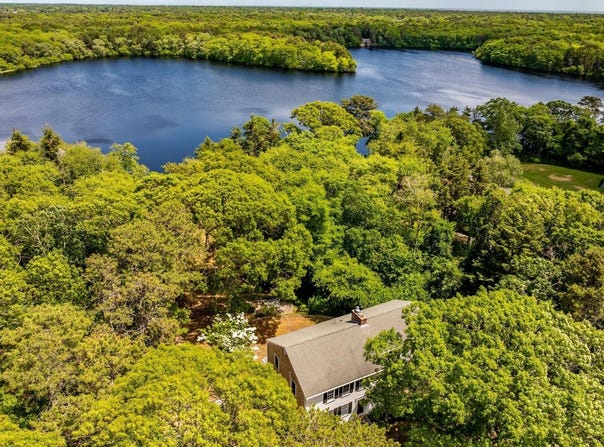 8 Winstons Path, South Dennis, MA 02660