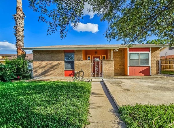 1122 Monica Rhia, Eagle Pass, TX 78852