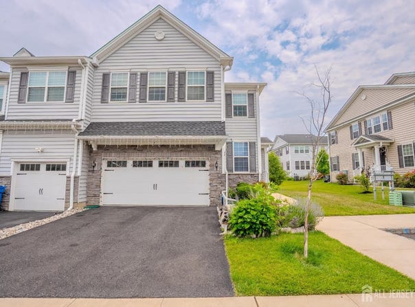 7 Jasmine Drive, Monroe, NJ 08831