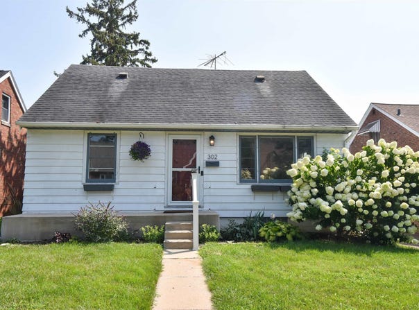 302 W MELBOURNE Avenue, Peoria, IL 61604