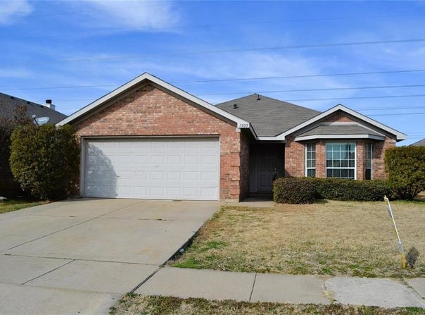 1305 Sierra Blanca Drive, Fort Worth, TX 76028