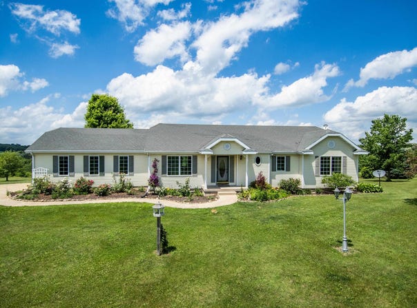 8900 Silver Spring Road, Gratiot, WI 53541