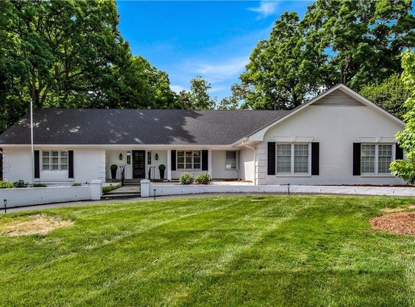2200 Forest Drive, Winston-Salem, NC 27104