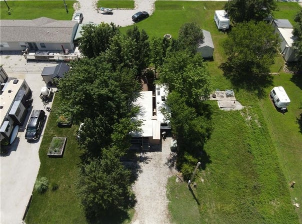 122 Fawn Valley Drive, Linn Valley, KS 66040