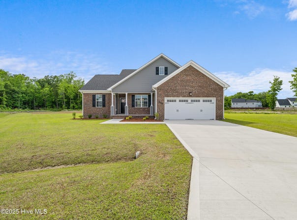 908 Freewoods Court, Jacksonville, NC 28546