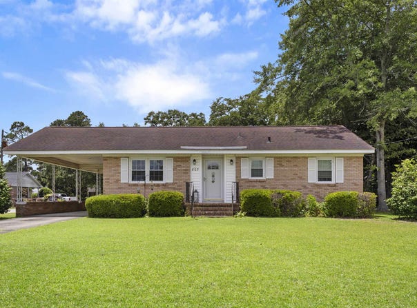 805 Highland Dr., Mullins, SC 29574