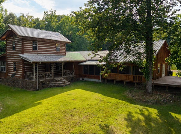 1216 Everett Springs, Calhoun, GA 30701