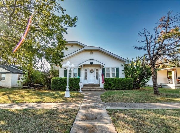 108 W 5th Street, Stroud, OK 74079