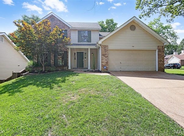 190 Oakbriar Farm Drive, Ballwin, MO 63021