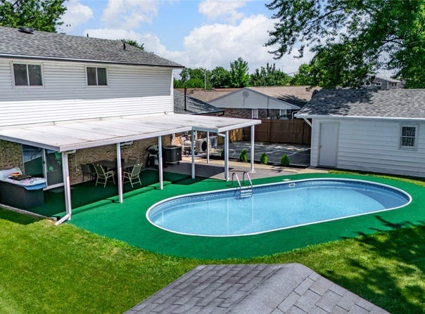 7028 Safari Drive, Huber Heights, OH 45424