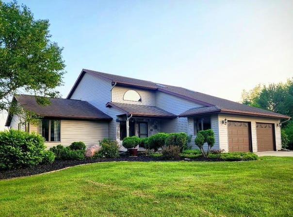 533 Sherwood Road, Bellevue, MI 49021