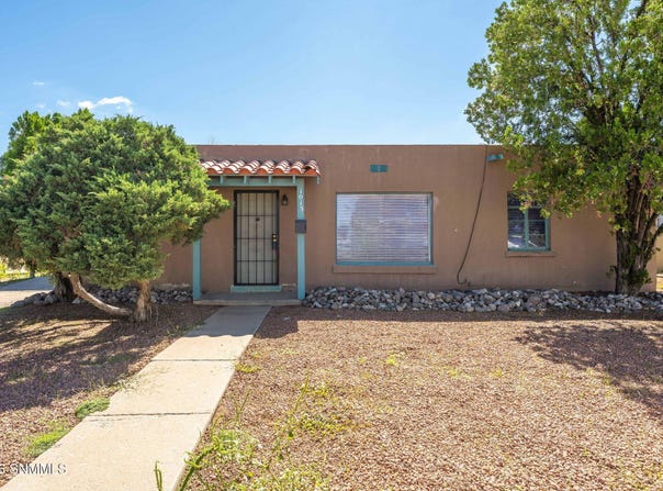 1015 Mechem Avenue, Las Cruces, NM 88005