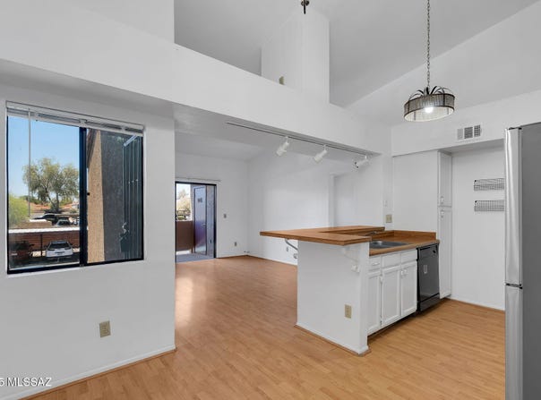 2172 N Pantano Road, Tucson, AZ 85715