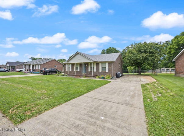 144 Olympia Dr, Bardstown, KY 40004