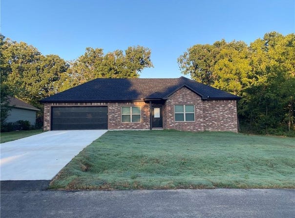 26 Valiant  CIR, Bella Vista, AR 72715