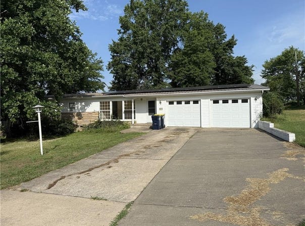 1021 Berry  ST, Harrison, AR 72601