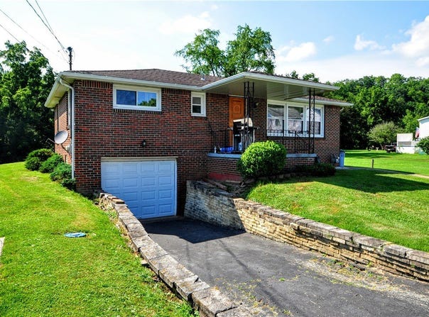 111 Wood St, Rostraver, PA 15089