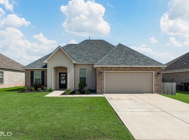130 St Edmunds Way, Bossier City, LA 71111