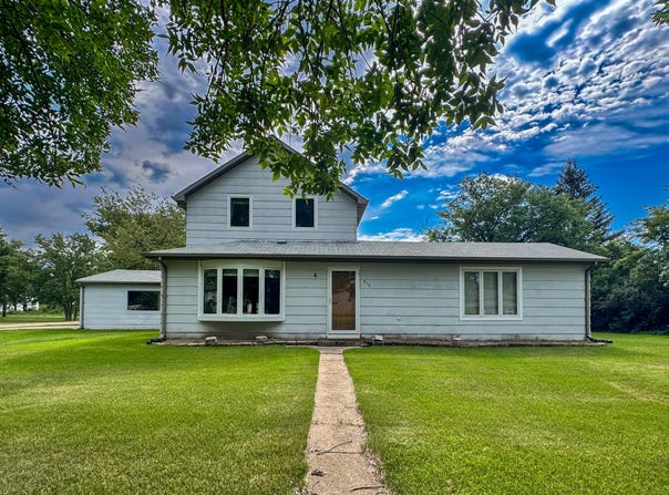 410 S Quapaw St, Iroquois, SD 57353