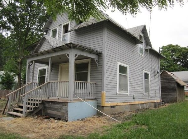 1725 SE MILL ST, Roseburg, OR 97470