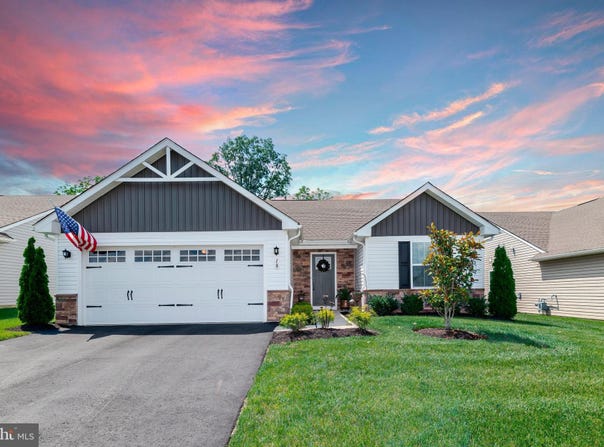 18 SENATORS WAY, BERLIN, NJ 08009