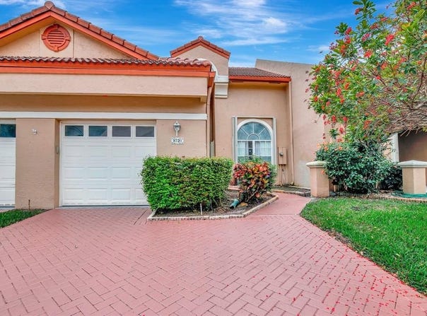 9720 S Malvern Dr, Tamarac, FL 33321
