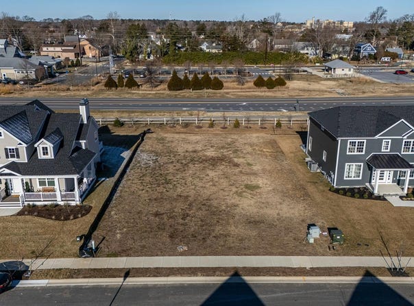 77 FILLY Lane, LEWES, DE 19958