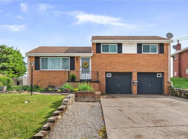 13550 Ann Dr, North Huntingdon, PA 15642