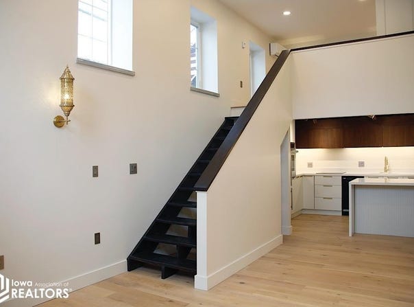 51 E Broadway #102, Fairfield, IA 52556