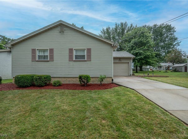 1774 Laurie Drive, Austintown, OH 44511