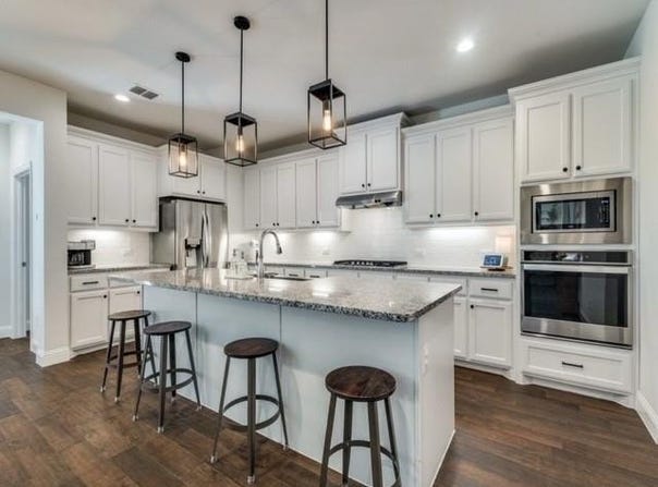 916 Timber Ridge Drive, Justin, TX 76247