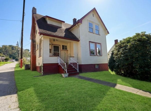 7 Park Ave, Beech Bottom, WV 26030