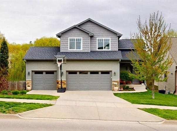 832 N 1st Ave, IowaCity, IA 52245